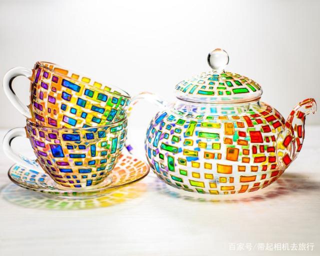 彩漆与玻璃的诗意邂逅 普通器皿如何化身精美艺术品